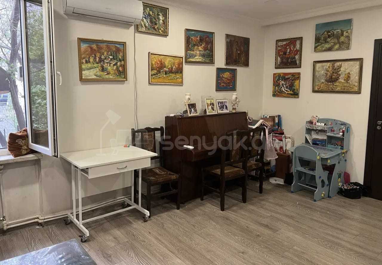 3 Սենյականոց Բնակարան, 65քմ, 2/9 հարկ, Նորմալ Վիճակում