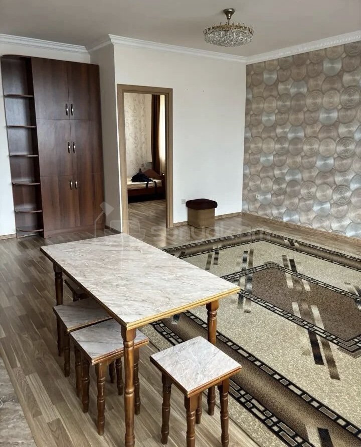 2 Սենյականոց Բնակարան Քարե Շենքում, 48քմ, 4/5 հարկ, Կապիտալ Վերանորոգված
