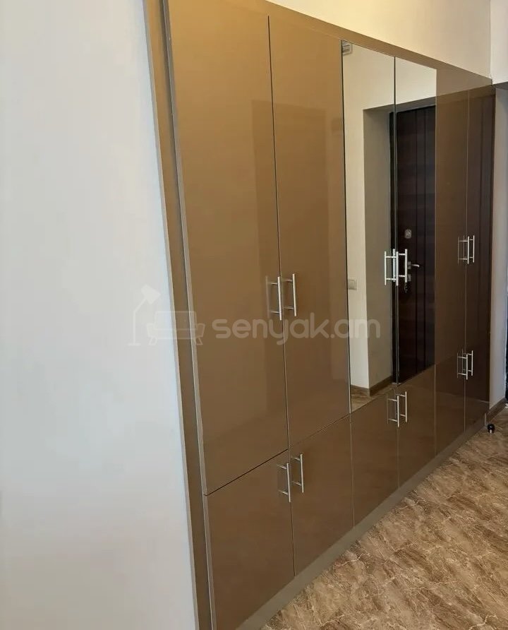 2 Սենյականոց Բնակարան Քարե Շենքում, 48քմ, 4/5 հարկ, Կապիտալ Վերանորոգված