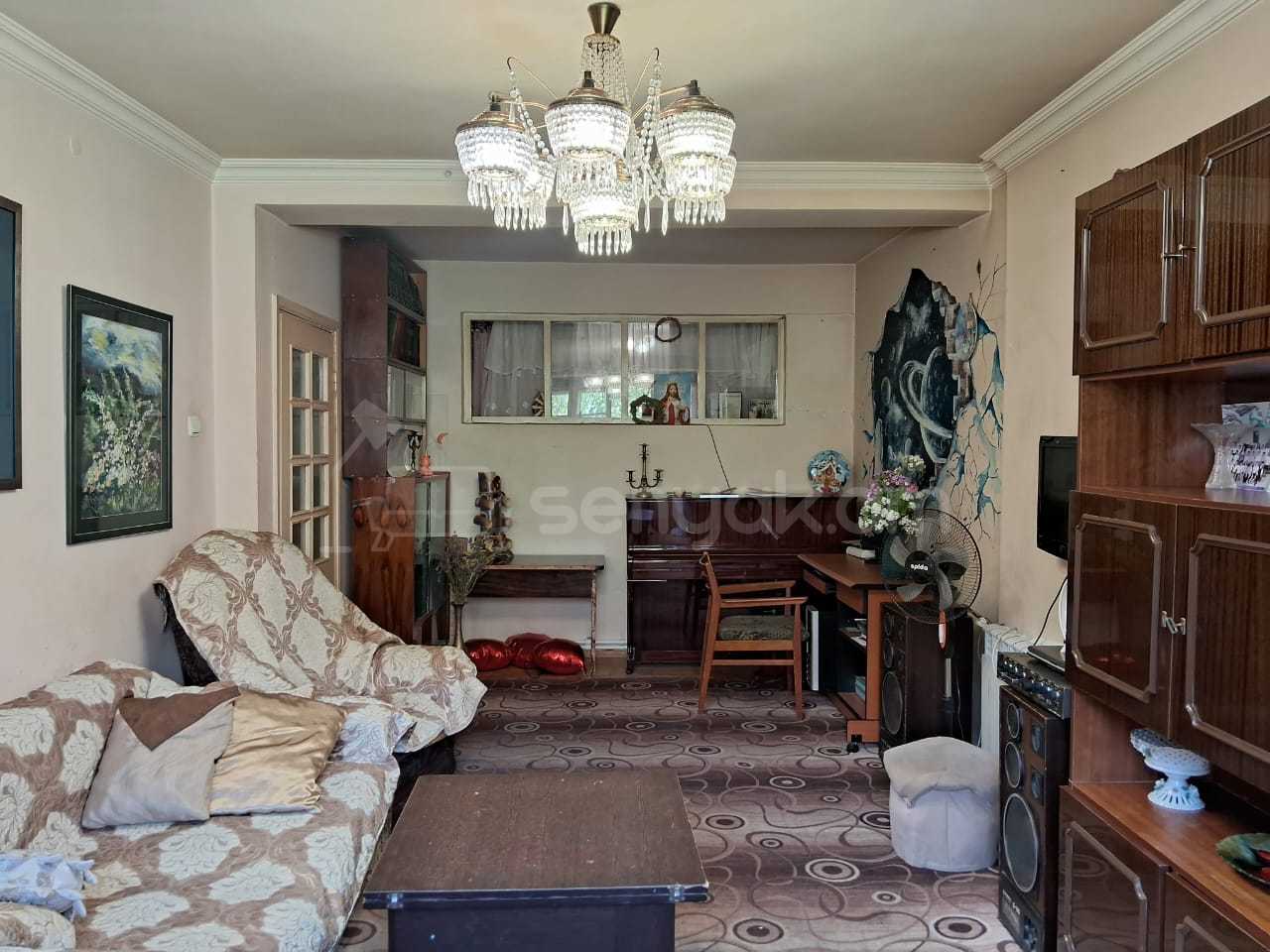 3 Սենյականոց Բնակարան, 89քմ, 2/4 հարկ, Նորմալ Վիճակում