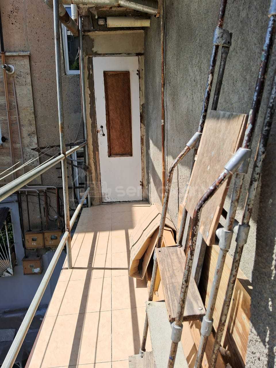 3 Սենյականոց Բնակարան, 89քմ, 2/4 հարկ, Նորմալ Վիճակում