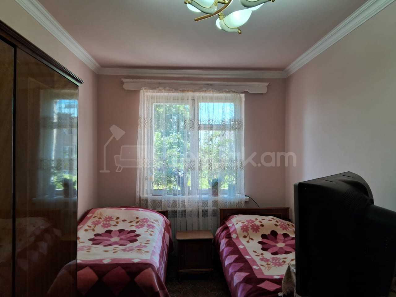 3 Սենյականոց Բնակարան, 89քմ, 2/4 հարկ, Նորմալ Վիճակում