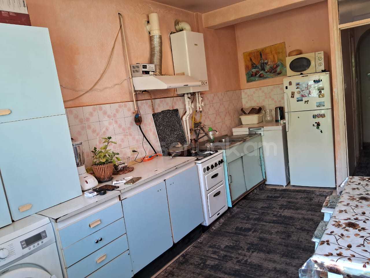 3 Սենյականոց Բնակարան, 89քմ, 2/4 հարկ, Նորմալ Վիճակում