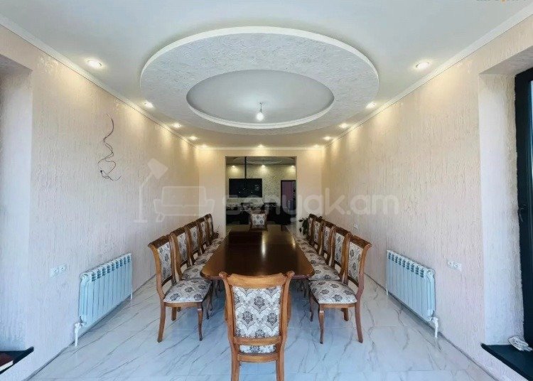 6 Սենյականոց Սեփական Տուն, 210քմ, Կապիտալ Վերանորոգված