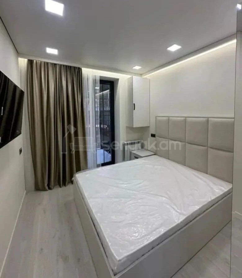 2 Սենյականոց Բնակարան Քարե Շենքում, 25քմ, 1/4 հարկ, Կապիտալ Վերանորոգված