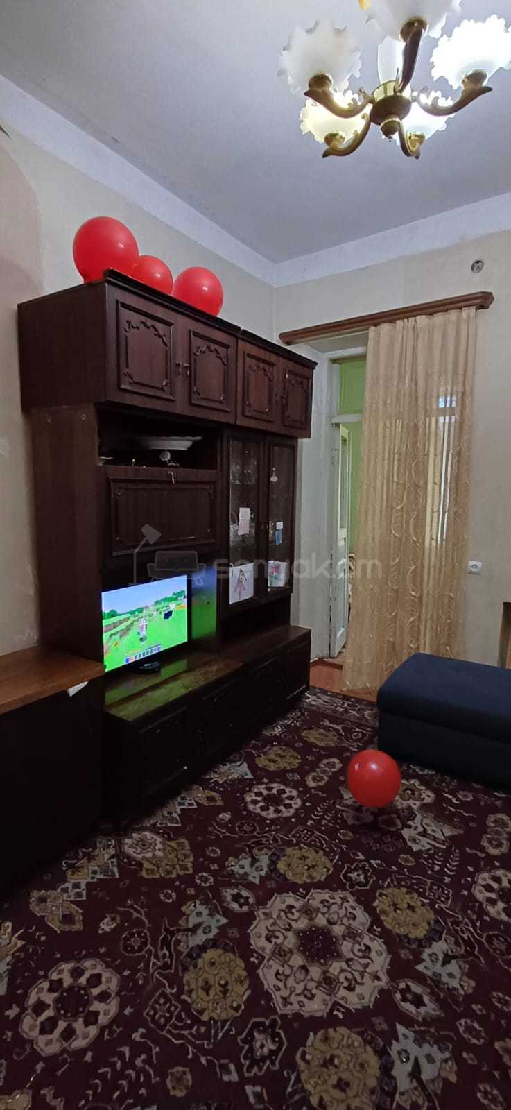 3 Սենյականոց Բնակարան Քարե Շենքում, 55քմ, 2/3 հարկ, Նորմալ Վիճակում