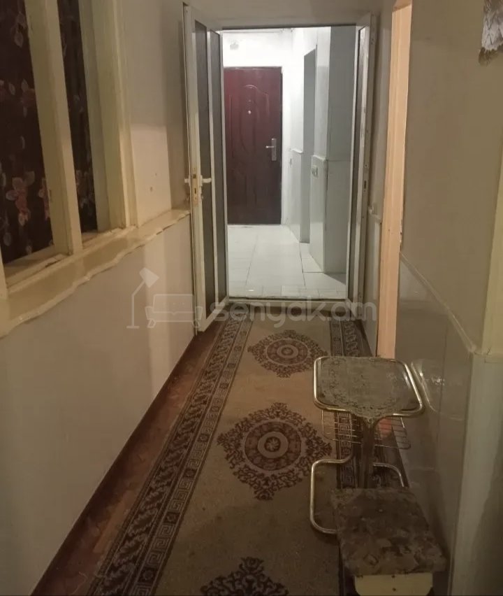 3 Սենյականոց Բնակարան Քարե Շենքում, 60քմ, 1/1 հարկ, Նորմալ Վիճակում, Կահավորված, Արևկող