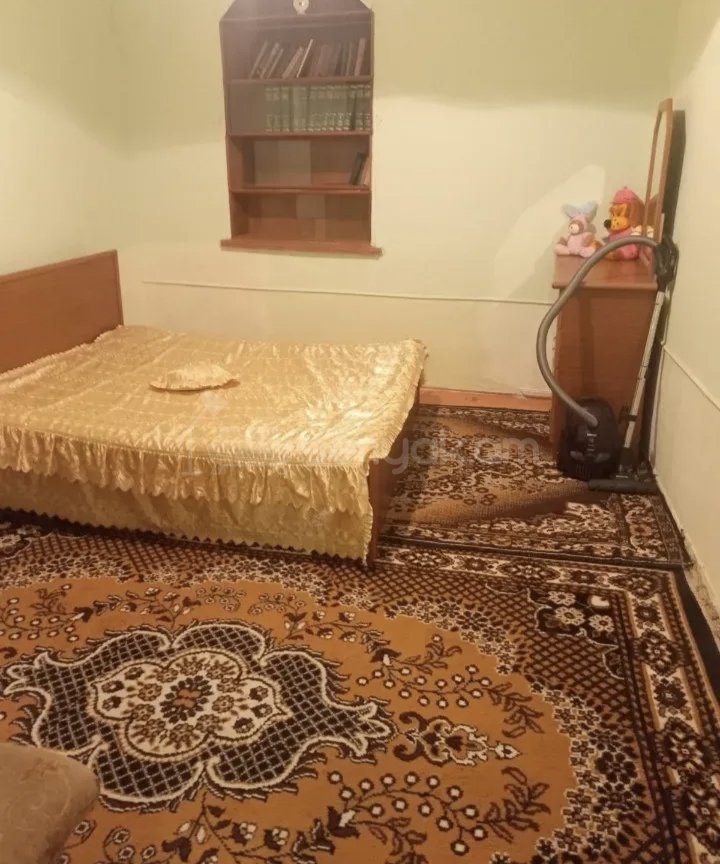 3 Սենյականոց Բնակարան Քարե Շենքում, 60քմ, 1/1 հարկ, Նորմալ Վիճակում, Կահավորված, Արևկող
