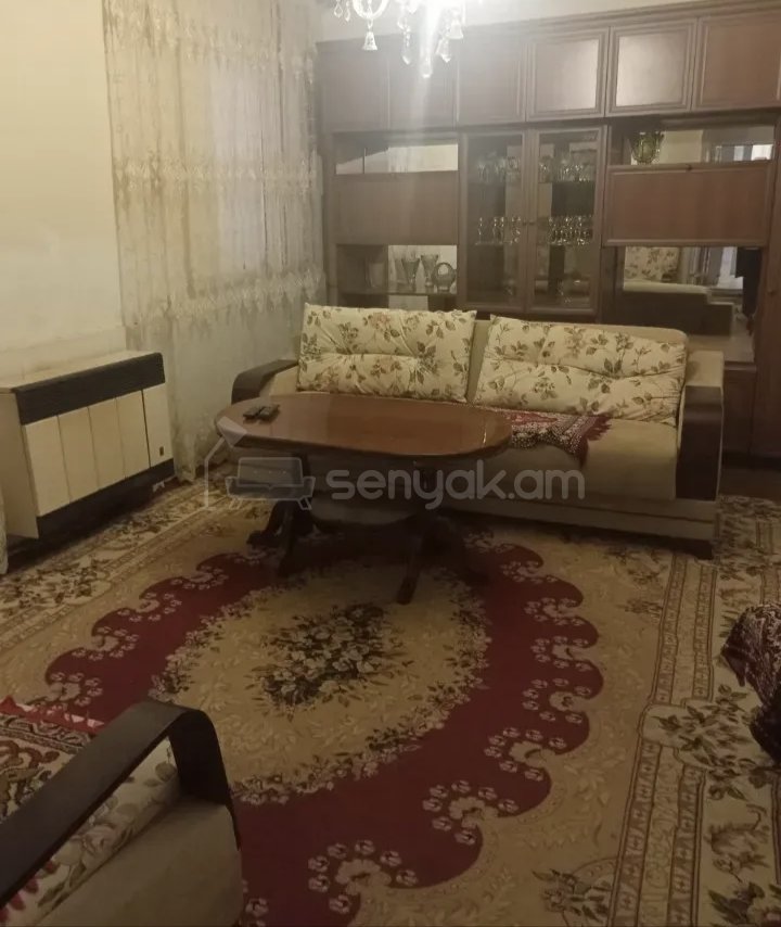 3 Սենյականոց Բնակարան Քարե Շենքում, 60քմ, 1/1 հարկ, Նորմալ Վիճակում, Կահավորված, Արևկող