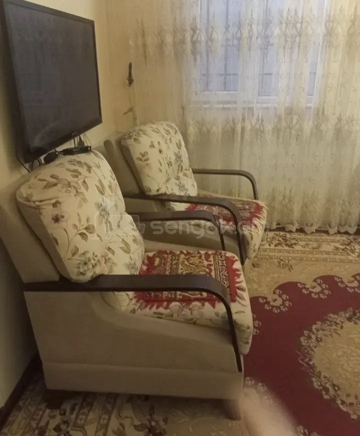3 Սենյականոց Բնակարան Քարե Շենքում, 60քմ, 1/1 հարկ, Նորմալ Վիճակում, Կահավորված, Արևկող
