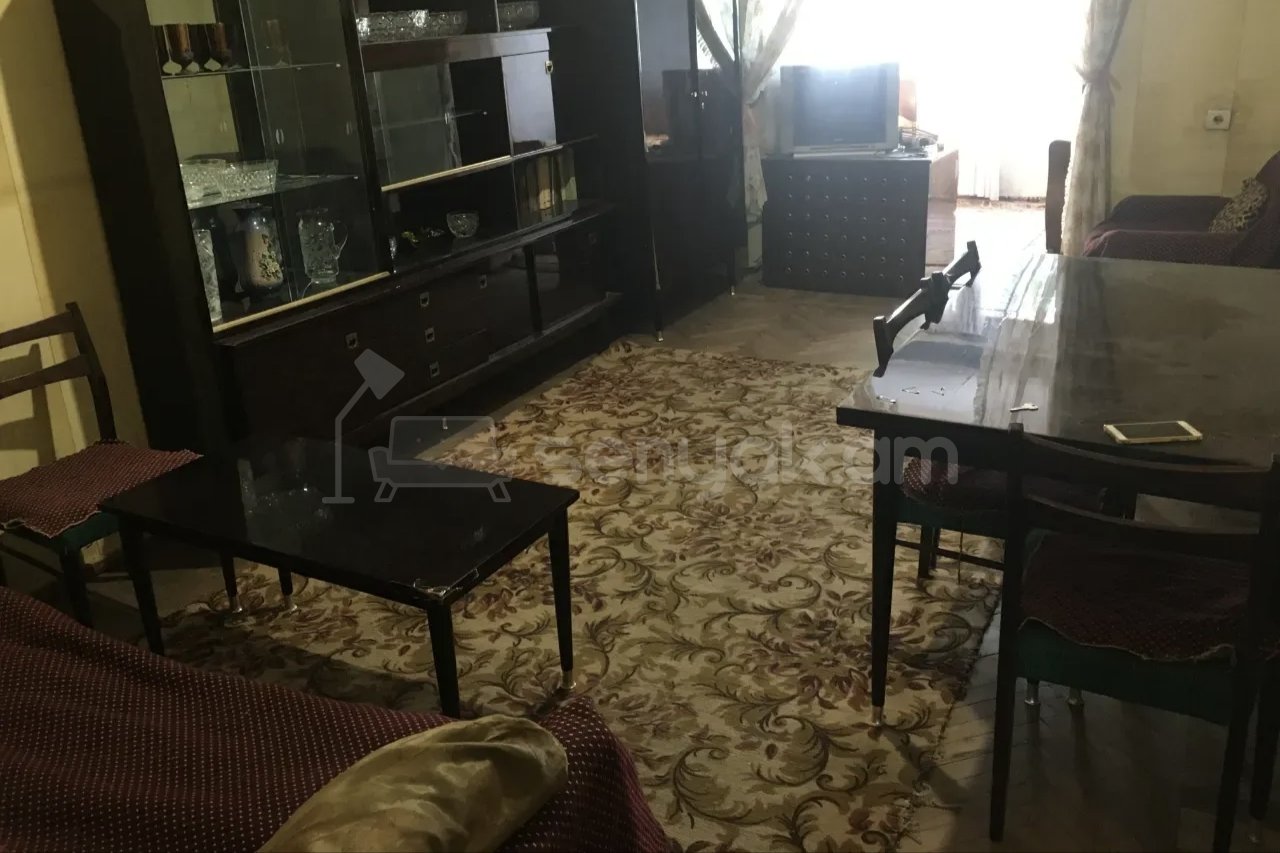 2 Սենյականոց Բնակարան Քարե Շենքում, 55քմ, 3/5 հարկ, Նորմալ Վիճակում, Կահավորված, Արևկող