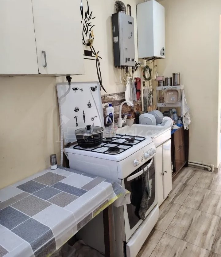 2 Սենյականոց Բնակարան Քարե Շենքում, 52քմ, 1/1 հարկ, Նորմալ Վիճակում, Կահավորված