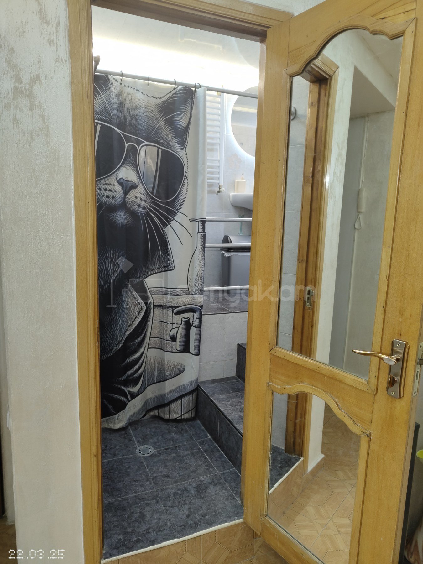 2 Սենյականոց Բնակարան Քարե Շենքում, 80քմ, 2/5 հարկ, Կապիտալ Վերանորոգված