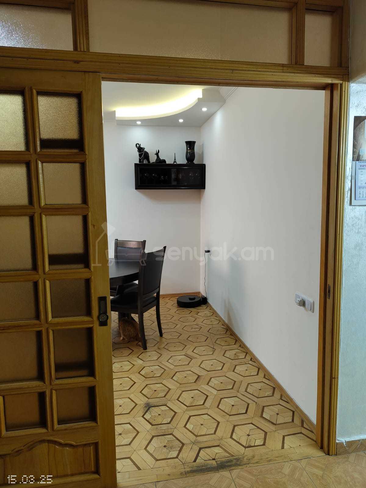 2 Սենյականոց Բնակարան Քարե Շենքում, 80քմ, 2/5 հարկ, Կապիտալ Վերանորոգված