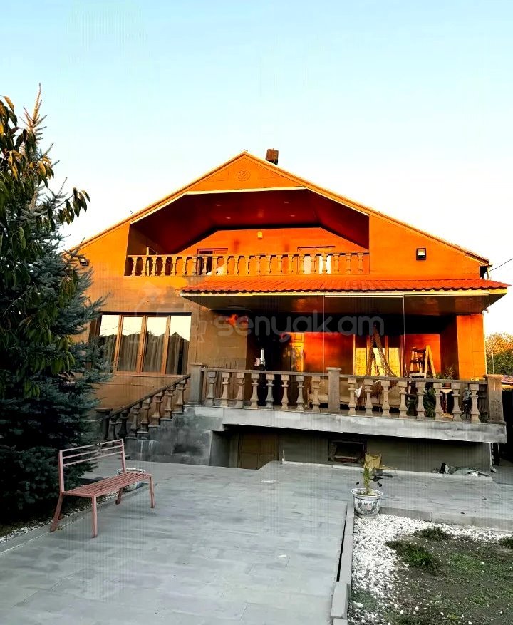 6 Սենյականոց Շքեղ Առանձնատուն, 320քմ, Կահավորված, Ավտոտնակով