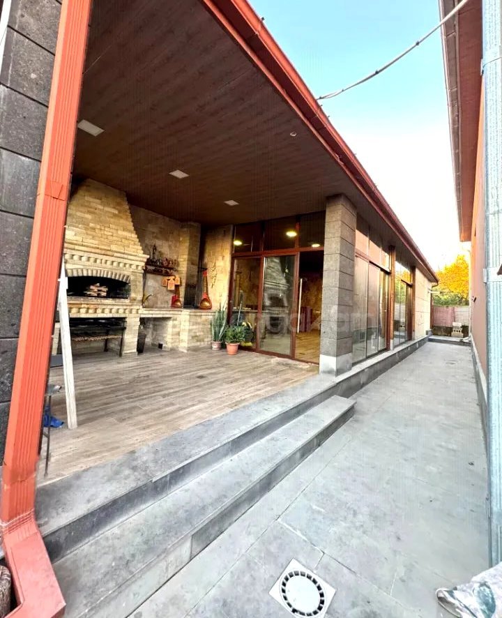 6 Սենյականոց Շքեղ Առանձնատուն, 320քմ, Կահավորված, Ավտոտնակով