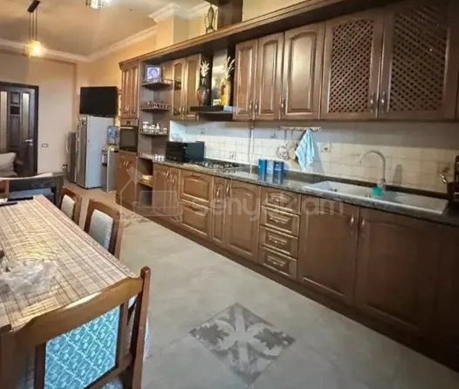 6 Սենյականոց Շքեղ Առանձնատուն, 350քմ, Կահավորված, Ավտոտնակով