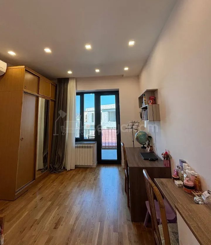 6 Սենյականոց Սեփական Տուն, 165քմ, Կապիտալ Վերանորոգված, Կահավորված, Ավտոտնակով