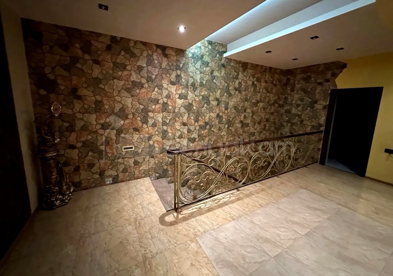 4 Սենյականոց Սեփական Տուն, 220քմ, Կապիտալ Վերանորոգված, Կահավորված, Ավտոտնակով