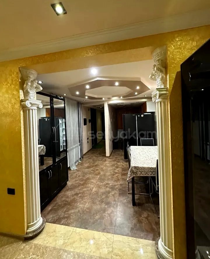 4 Սենյականոց Սեփական Տուն, 220քմ, Կապիտալ Վերանորոգված, Կահավորված, Ավտոտնակով