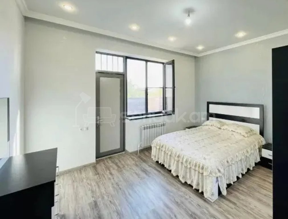 5 Սենյականոց Շքեղ Առանձնատուն, 210քմ, Ավտոտնակով