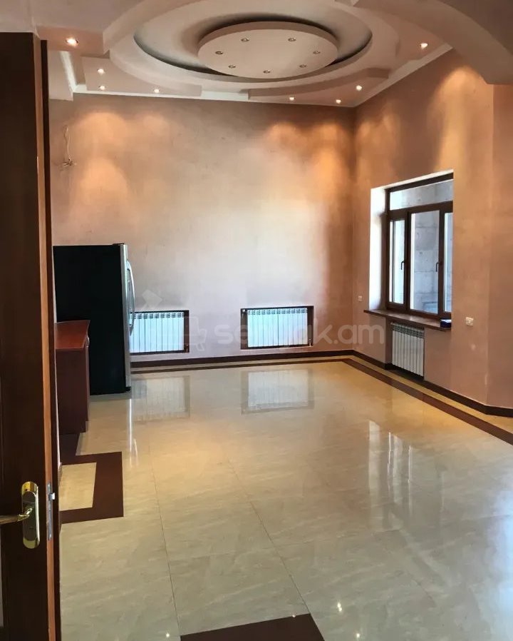 8 Սենյականոց Շքեղ Առանձնատուն, 840քմ, Կահավորված, Ավտոտնակով