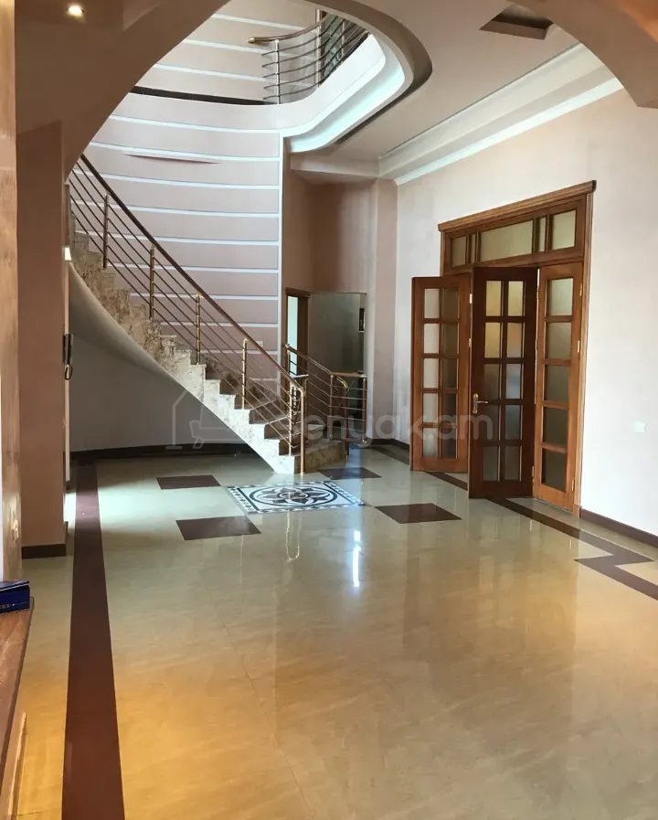 8 Սենյականոց Շքեղ Առանձնատուն, 840քմ, Կահավորված, Ավտոտնակով