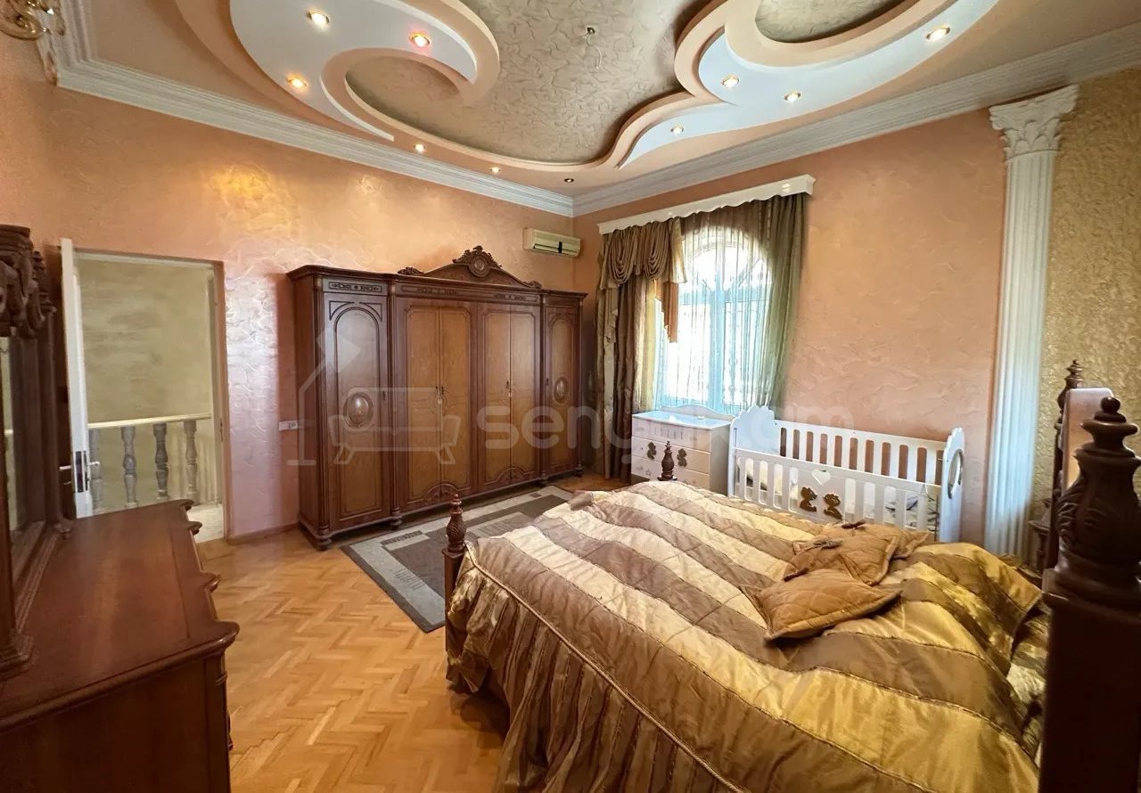 8 Սենյականոց Շքեղ Առանձնատուն, 200քմ, Կահավորված, Լողավազանով, Ավտոտնակով