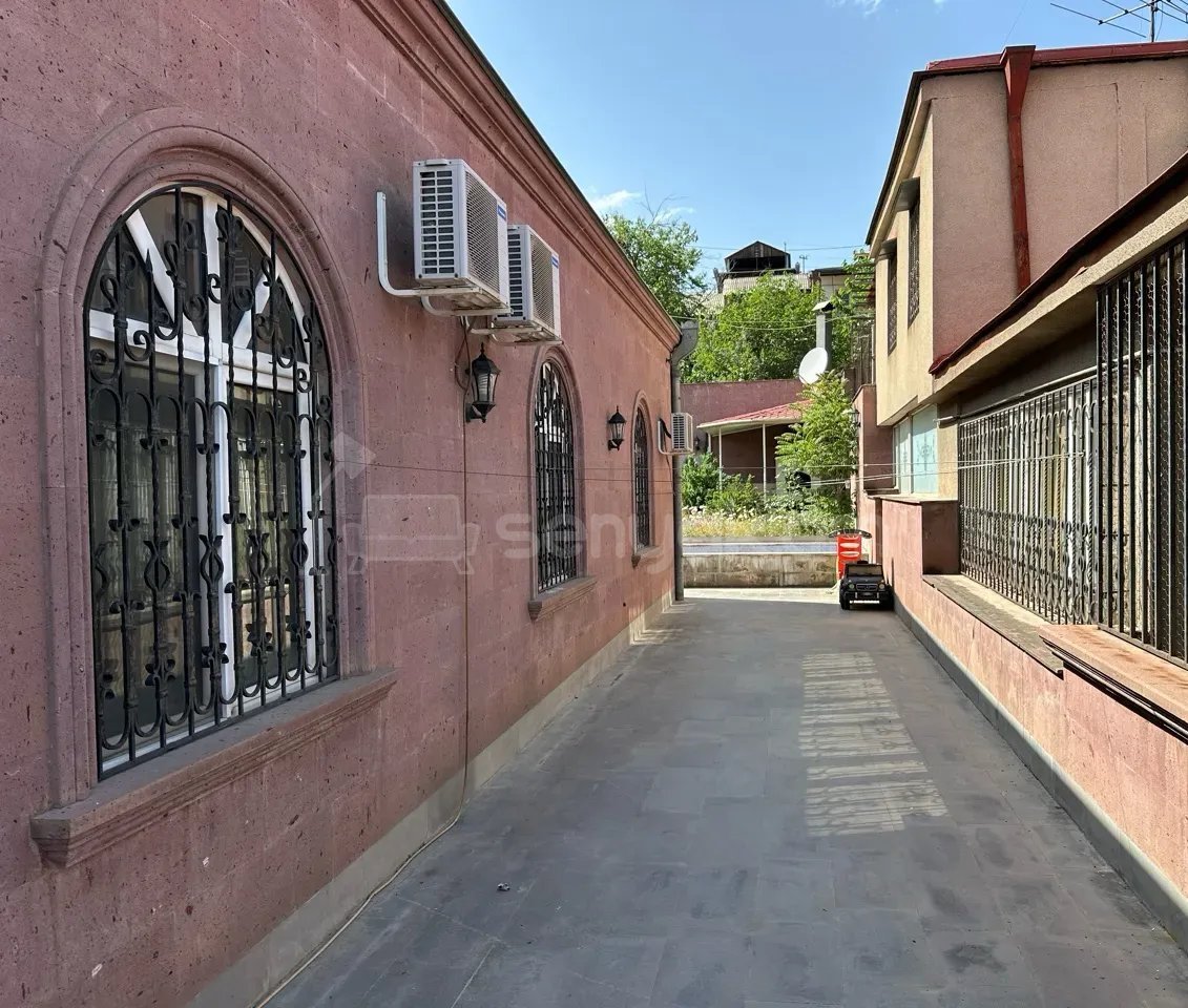 8 Սենյականոց Շքեղ Առանձնատուն, 200քմ, Կահավորված, Լողավազանով, Ավտոտնակով