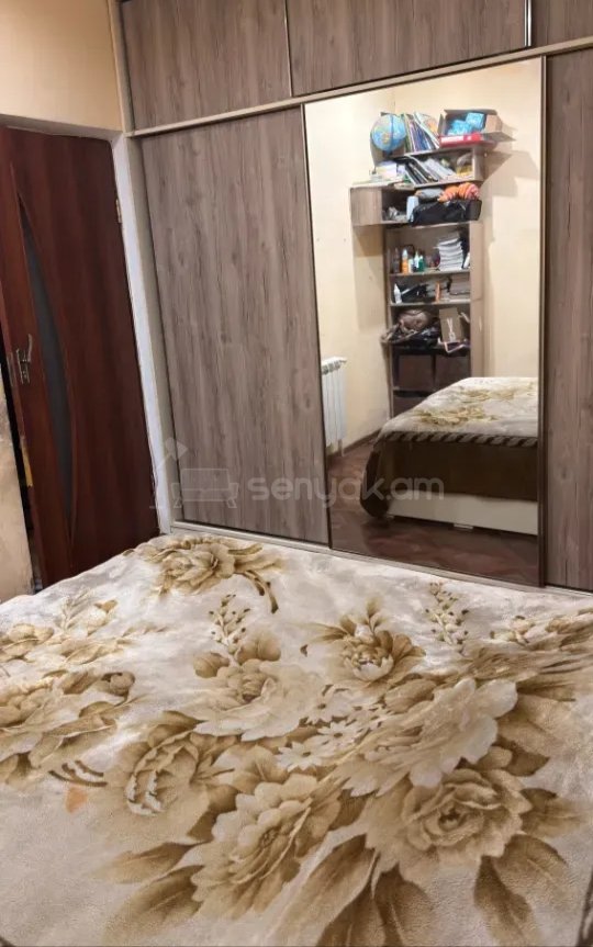 2 Սենյականոց Բնակարան Քարե Շենքում, 58քմ, 1/4 հարկ, Նորմալ Վիճակում, Կահավորված