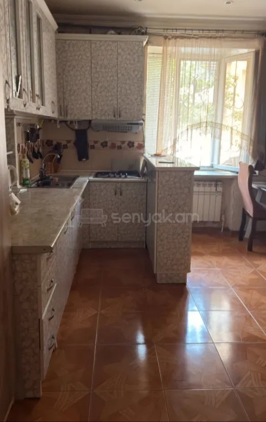 2 Սենյականոց Բնակարան Քարե Շենքում, 58քմ, 1/4 հարկ, Նորմալ Վիճակում, Կահավորված