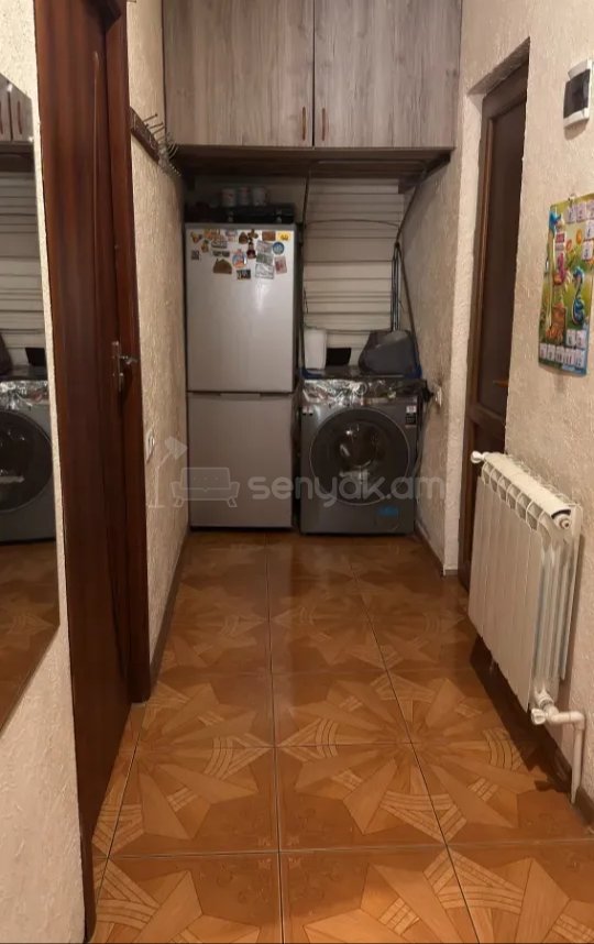 2 Սենյականոց Բնակարան Քարե Շենքում, 58քմ, 1/4 հարկ, Նորմալ Վիճակում, Կահավորված