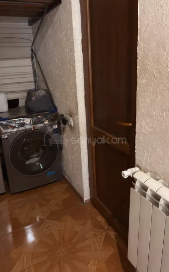 2 Սենյականոց Բնակարան Քարե Շենքում, 58քմ, 1/4 հարկ, Նորմալ Վիճակում, Կահավորված