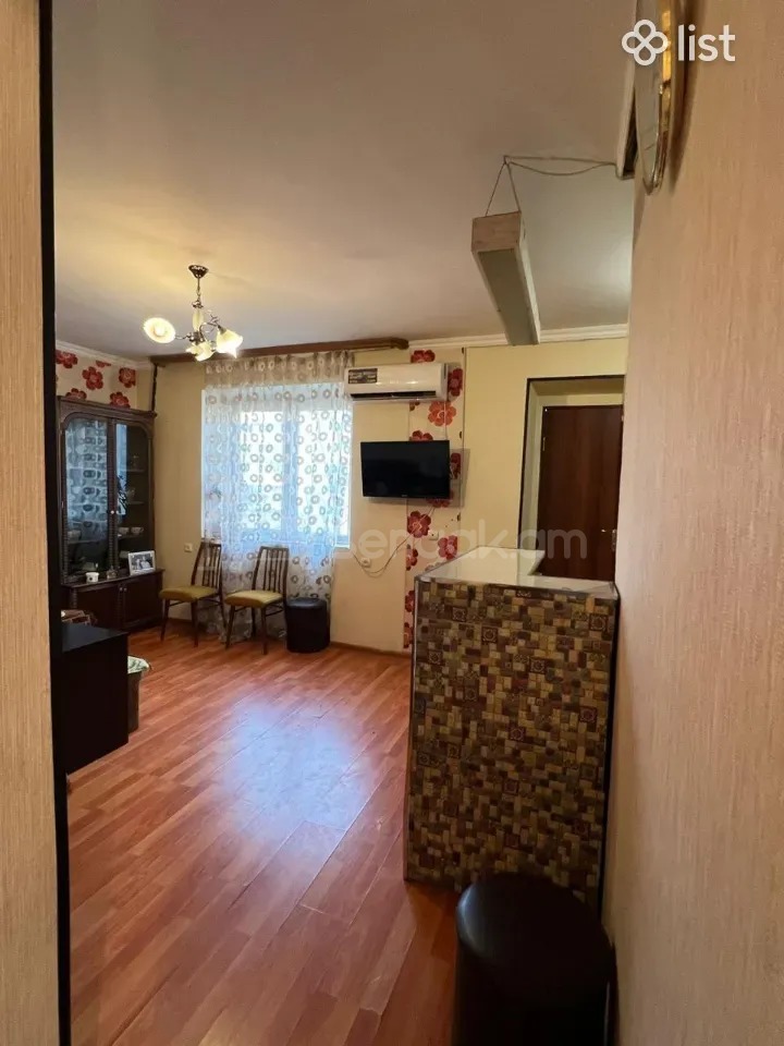 2 Սենյականոց Բնակարան Քարե Շենքում, 56քմ, 3/5 հարկ, Նորմալ Վիճակում, Կահավորված