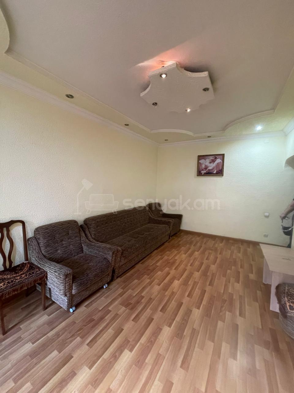 1 Սենյականոց Բնակարան Քարե Շենքում, 43քմ, 2/5 հարկ, Կոսմետիկ Վերանորոգված