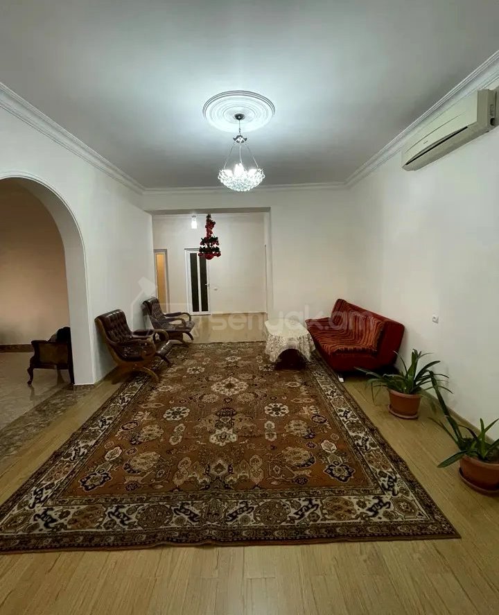 8 Սենյականոց Շքեղ Առանձնատուն, 320քմ, Կահավորված, Ավտոտնակով