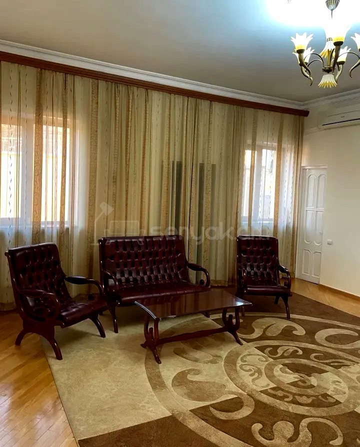 8 Սենյականոց Շքեղ Առանձնատուն, 320քմ, Կահավորված, Ավտոտնակով