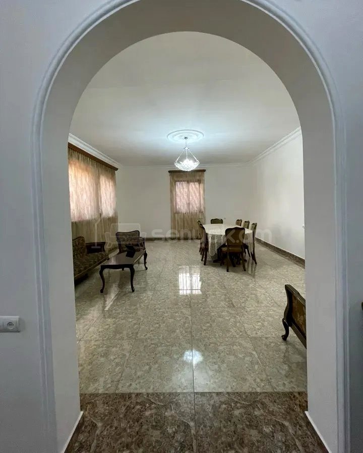 8 Սենյականոց Շքեղ Առանձնատուն, 320քմ, Կահավորված, Ավտոտնակով