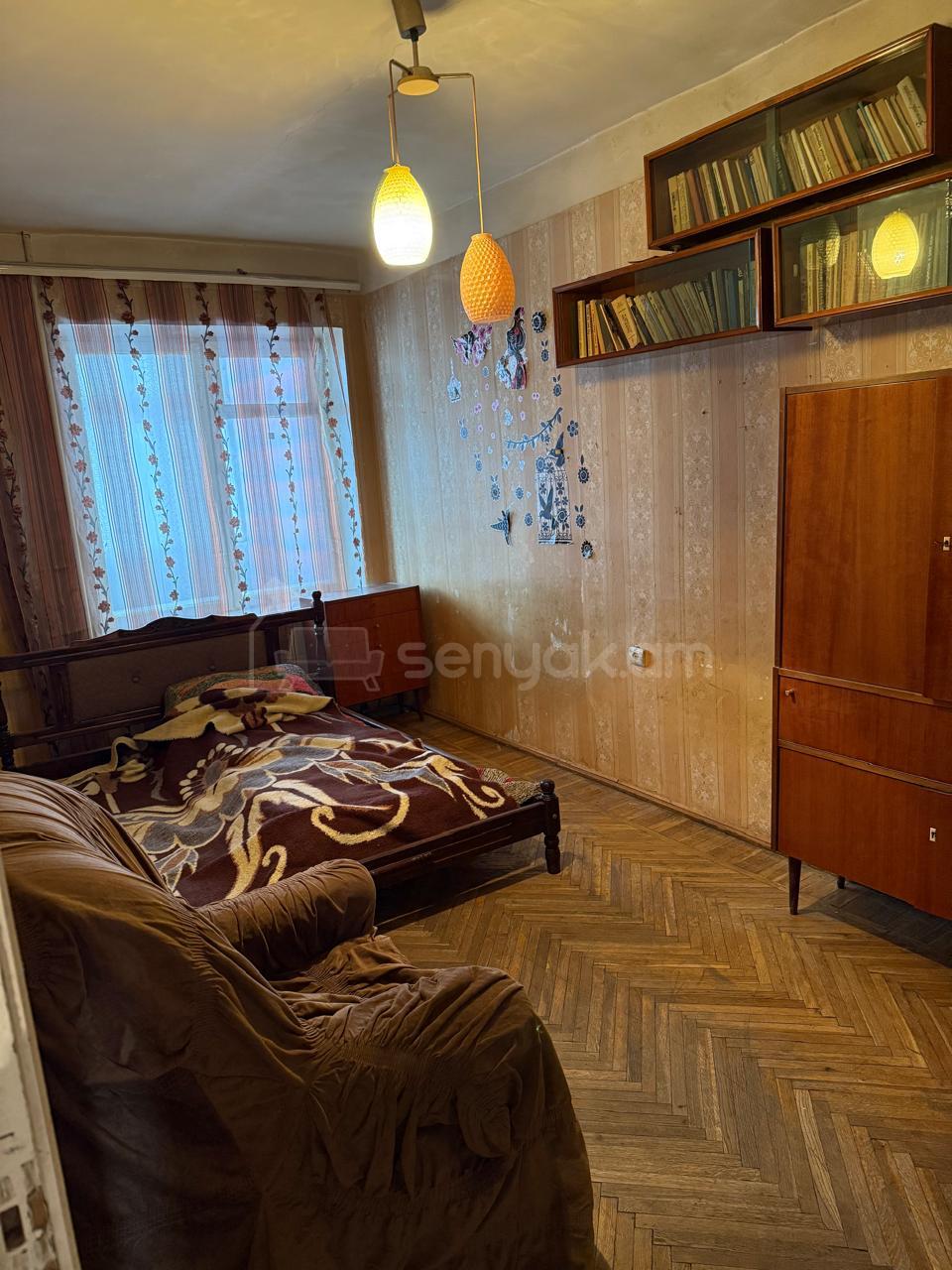 3 Սենյականոց Բնակարան Քարե Շենքում, 80քմ, 5/5 հարկ, Պետական Վիճակում