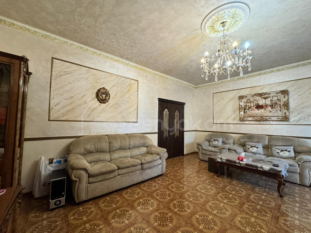 3 Սենյականոց Բնակարան Քարե Շենքում, 120քմ, 2/4 հարկ, Կապիտալ Վերանորոգված, Կահավորված