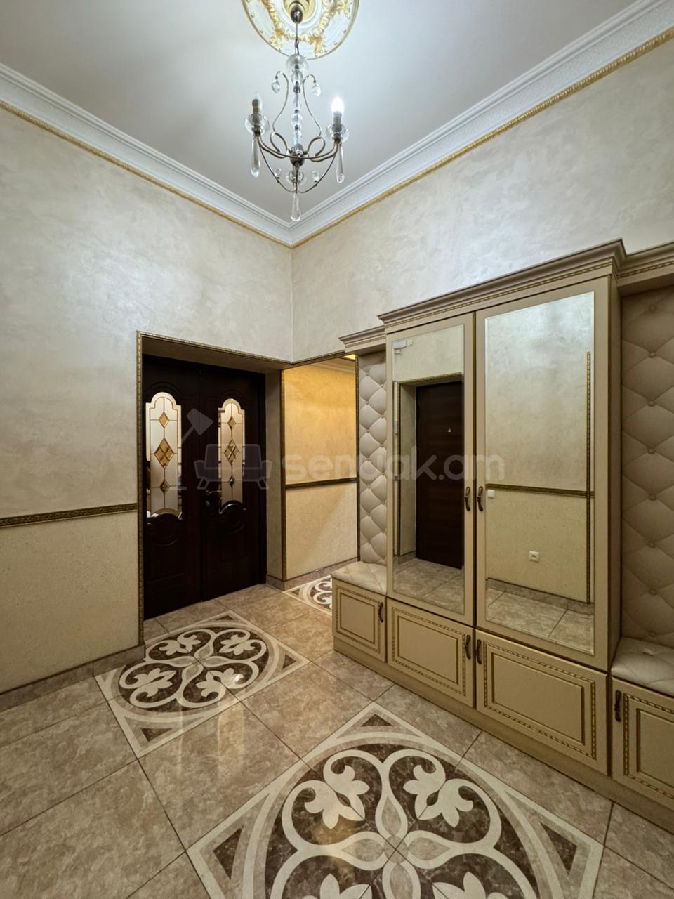 3 Սենյականոց Բնակարան Քարե Շենքում, 120քմ, 2/4 հարկ, Կապիտալ Վերանորոգված, Կահավորված