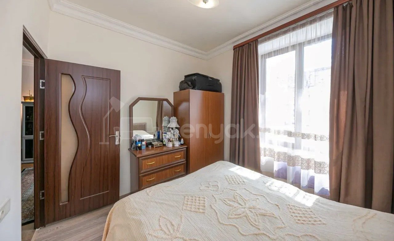 2 Սենյականոց Բնակարան Քարե Շենքում, 35քմ, 2/5 հարկ, Կոսմետիկ Վերանորոգված