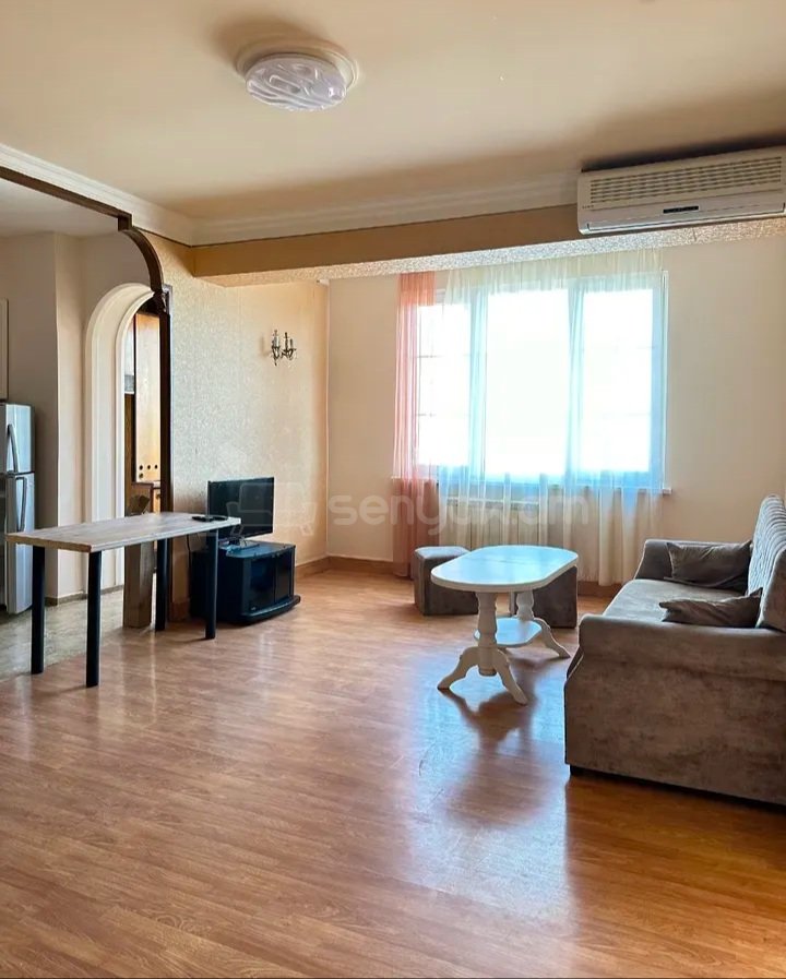 3 Սենյականոց Բնակարան Քարե Շենքում, 88քմ, 5/5 հարկ, Կապիտալ Վերանորոգված, Կահավորված, Արևկող