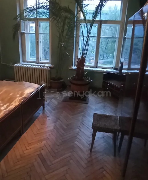 3 Սենյականոց Բնակարան Քարե Շենքում, 110քմ, 3/4 հարկ, Պետական Վիճակում