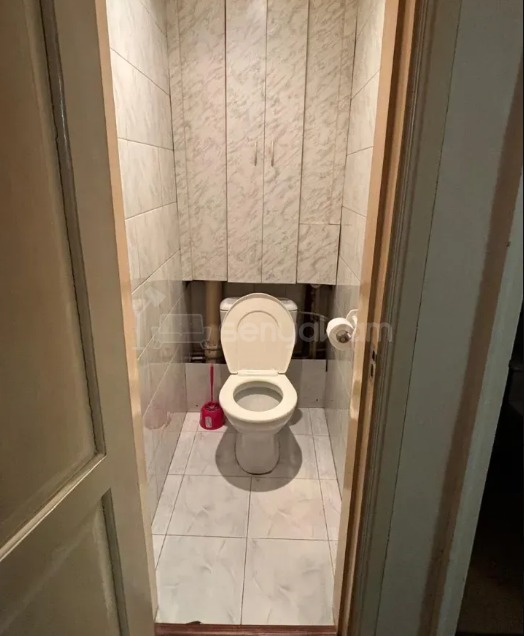 3 Սենյականոց Բնակարան Քարե Շենքում, 90քմ, 2/5 հարկ, Նորմալ Վիճակում