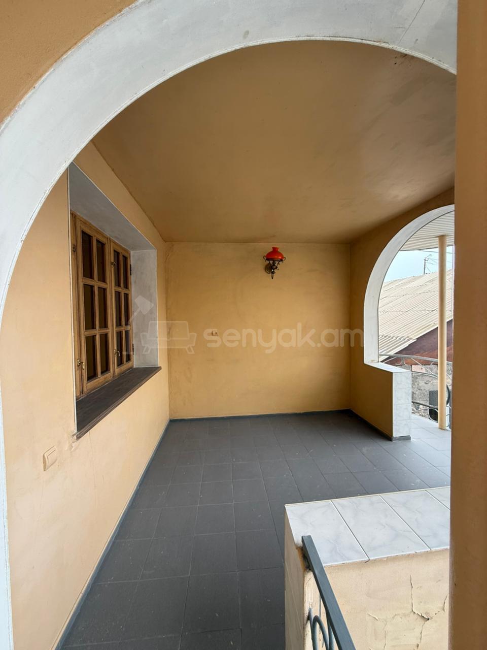 6 Սենյականոց Սեփական Տուն, 180քմ, Կոսմետիկ Վերանորոգված