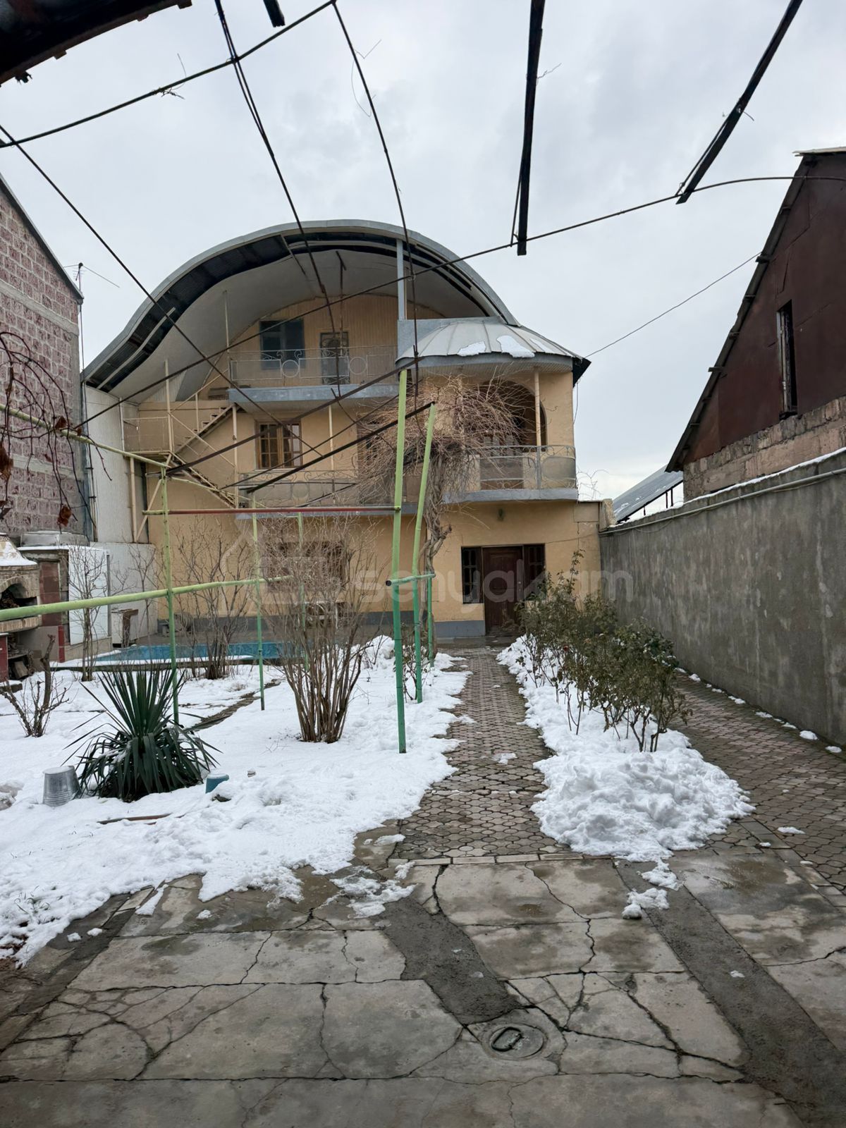 6 Սենյականոց Սեփական Տուն, 180քմ, Կոսմետիկ Վերանորոգված