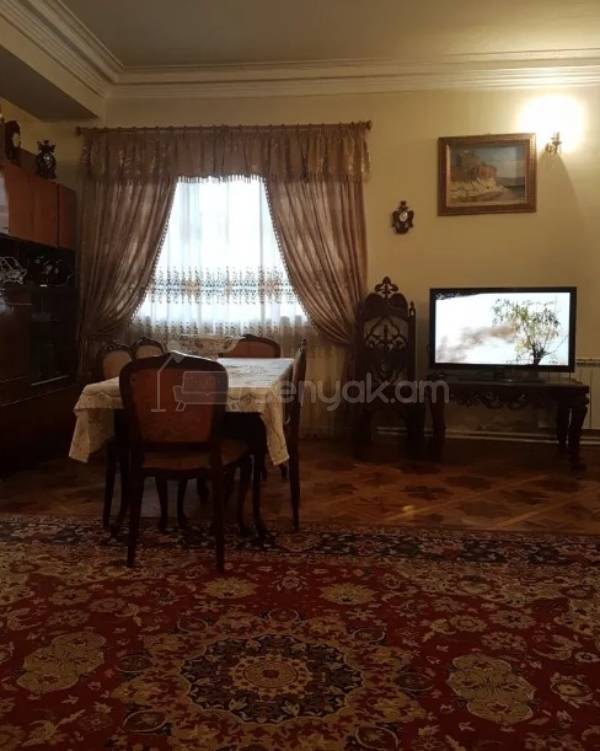 6 Սենյականոց Սեփական Տուն, 180քմ, Կոսմետիկ Վերանորոգված