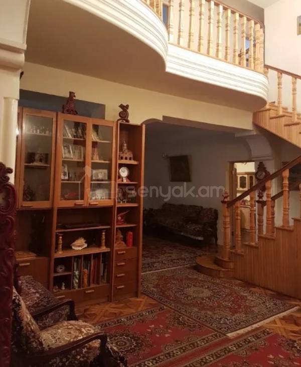 6 Սենյականոց Սեփական Տուն, 180քմ, Կոսմետիկ Վերանորոգված
