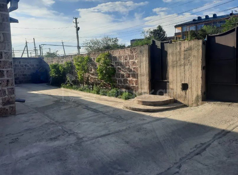 2 Սենյականոց Սեփական Տուն, 140քմ, Կապիտալ Վերանորոգված, Ավտոտնակով